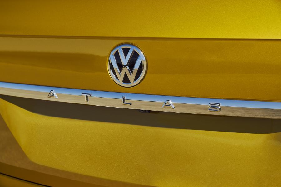 Логотип Volkswagen Atlas V6 4Motion 2017 года  (фото 29 из 52)